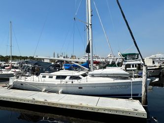 44' Hunter 2007 Yacht For Sale